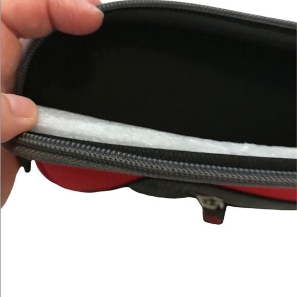 IPad Case Burgundy Black Zipper Closure - Picture 4 of 9